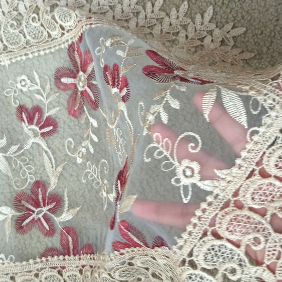 Table Runner - Picture 3 of 4